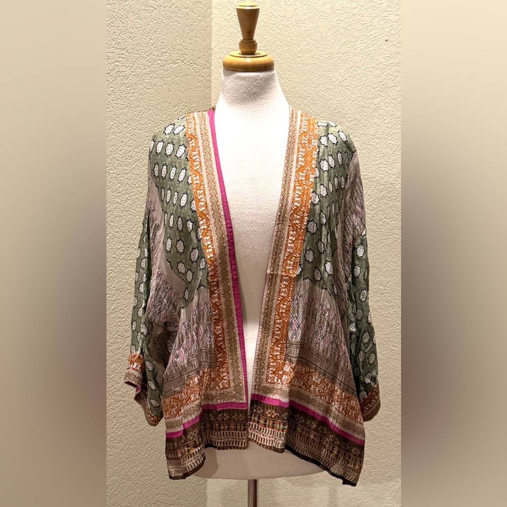 One Hundred Stars Short Kimono Wide 3/4 Sleeves Moorish pattern green